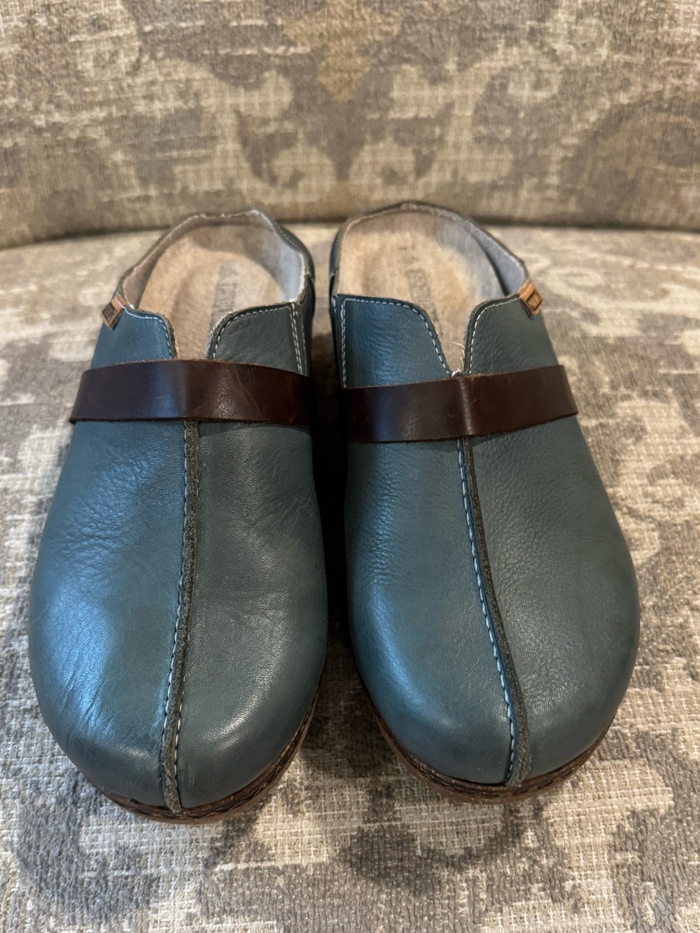 Pikolinos Granada Clogs